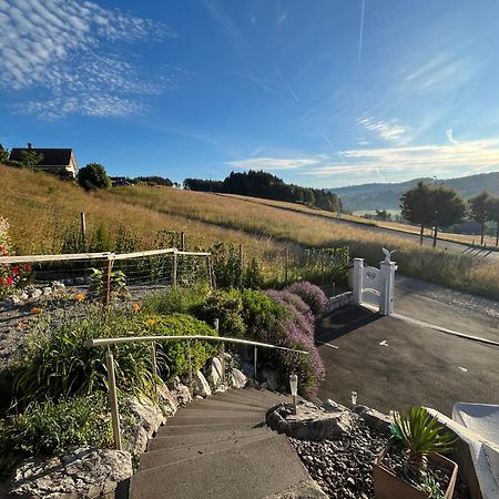 Apartamento Loft Des Milans, Petit Nid Douillet Perche Sur La Campagne Ecublens  Exterior foto