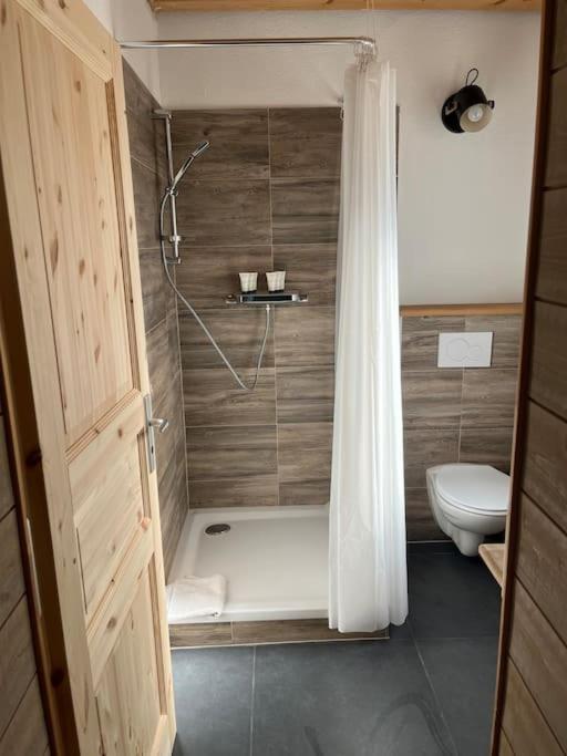 Apartamento Loft Des Milans, Petit Nid Douillet Perche Sur La Campagne Ecublens  Exterior foto