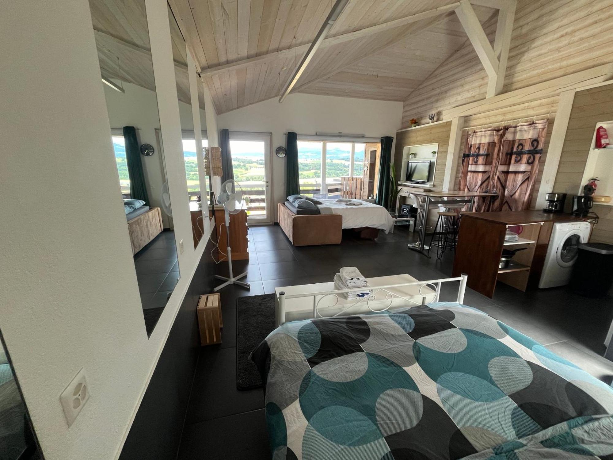 Apartamento Loft Des Milans, Petit Nid Douillet Perche Sur La Campagne Ecublens  Exterior foto